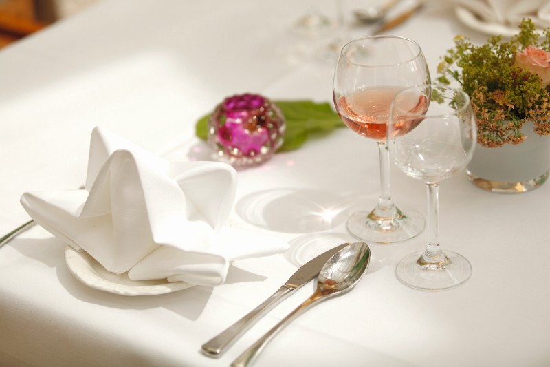 wein essen gehen restaurant romantisch feier hochzeit